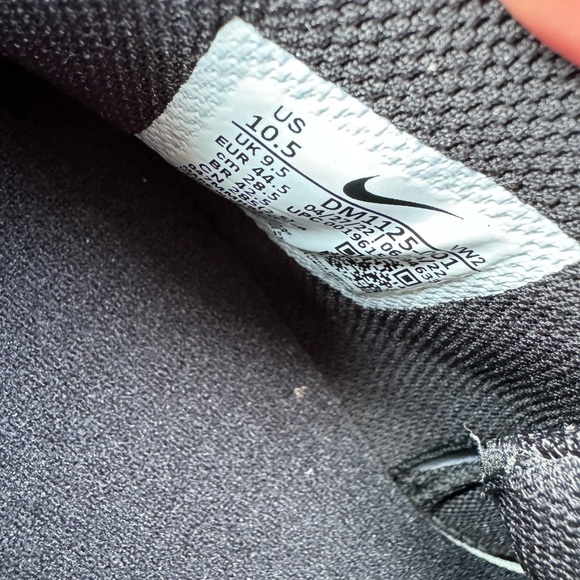 Nike Kyrie Flytrap 6 Basketball
Shoes - Picture 11 of 13